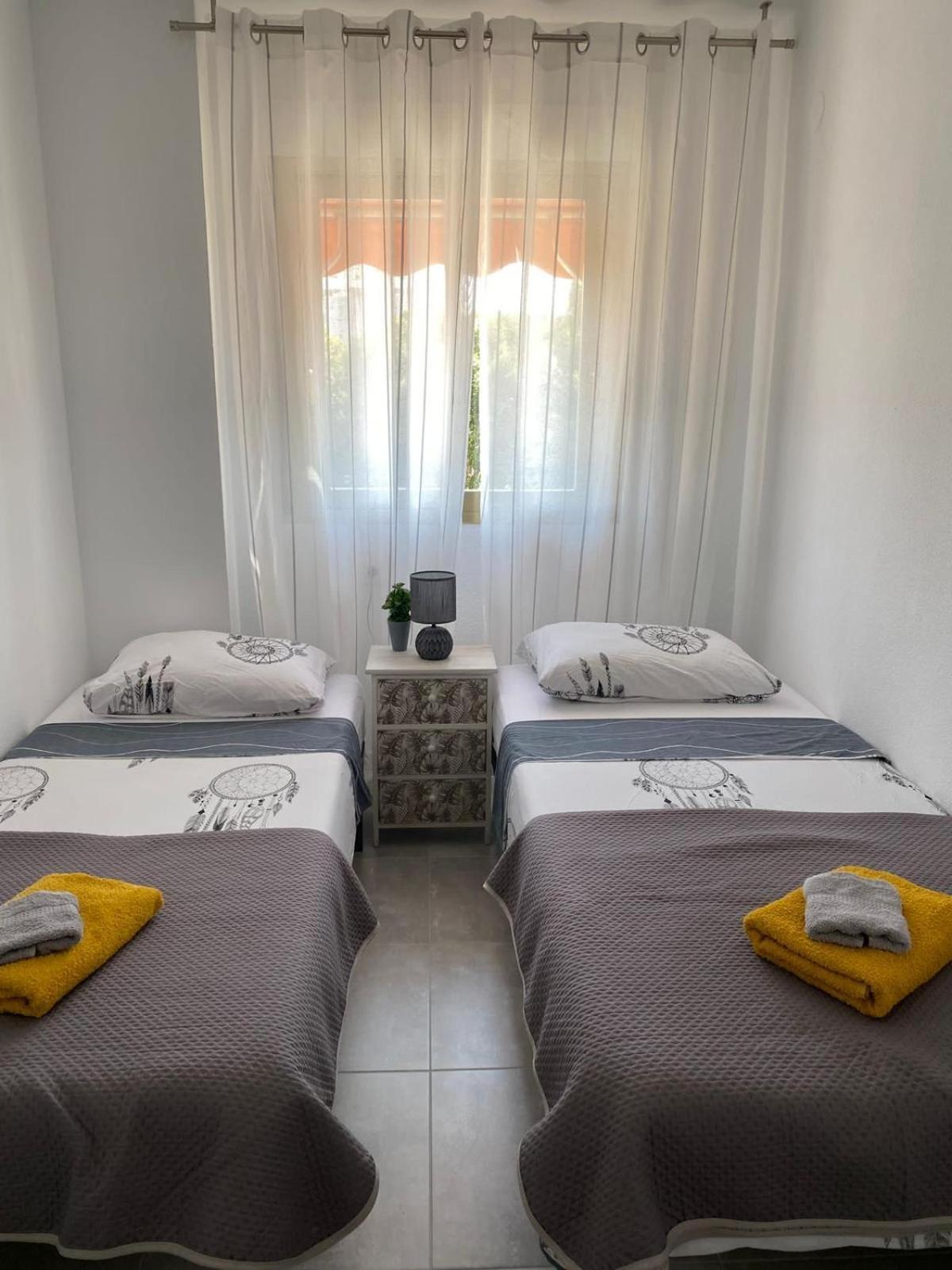Apartamento Paradise Solo Familias غانديا المظهر الخارجي الصورة