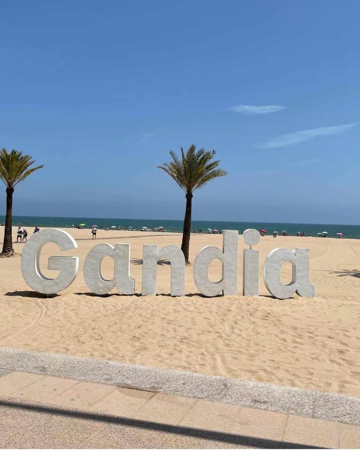 Apartamento Paradise Solo Familias غانديا المظهر الخارجي الصورة